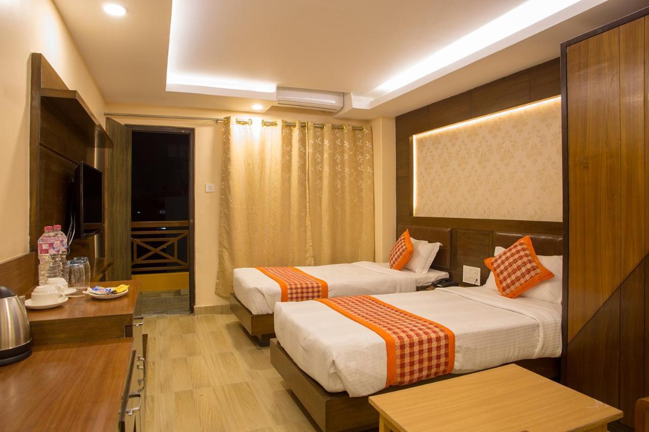 Hotel Yellow Pagoda Pokhara Dış mekan fotoğraf